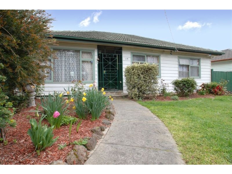19 Old Lilydale Road, Ringwood East VIC 3135