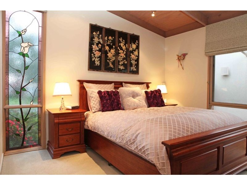 4 Hamilton Drive, Ringwood North VIC 3134