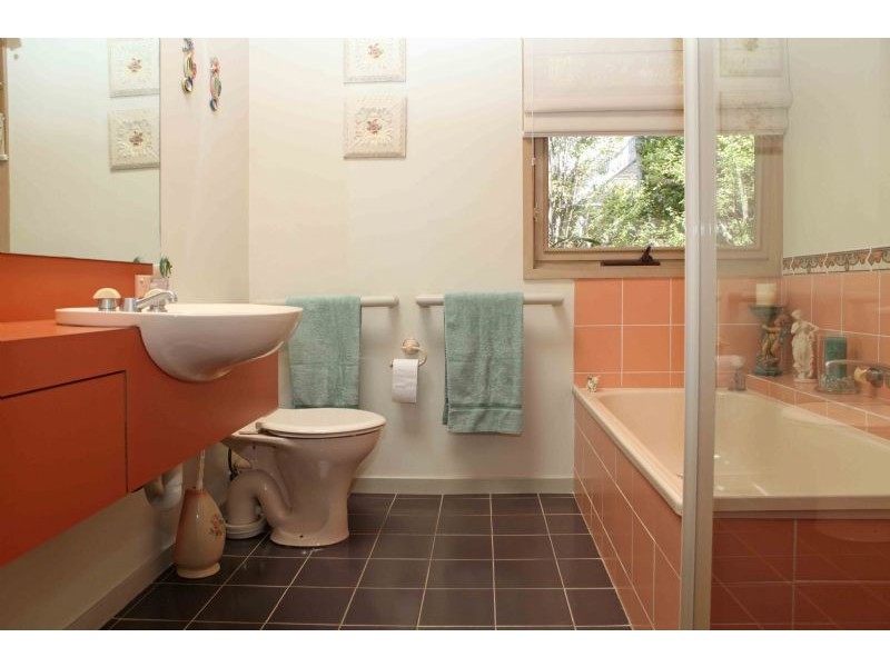 4 Hamilton Drive, Ringwood North VIC 3134