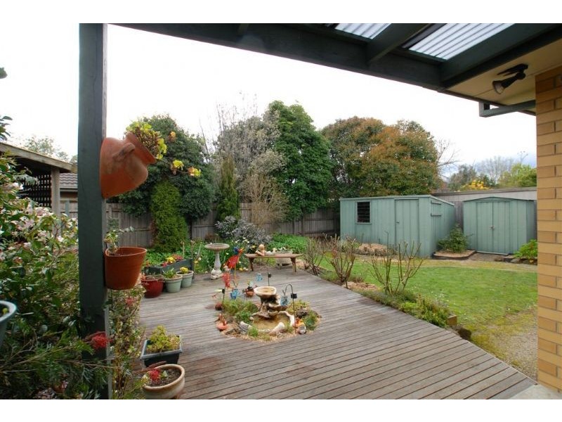 1 Bellbird Court, Ringwood VIC 3134