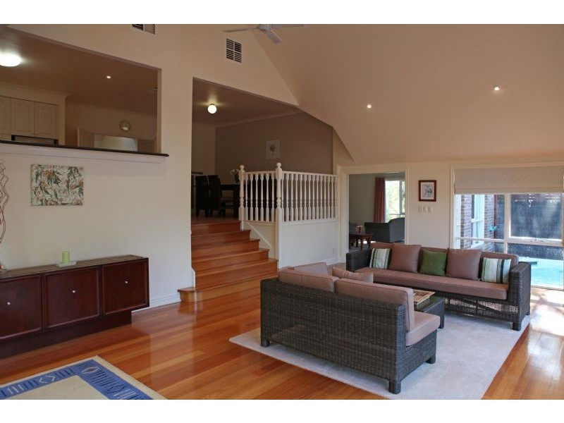 9 Timberglades, Park Orchards VIC 3114