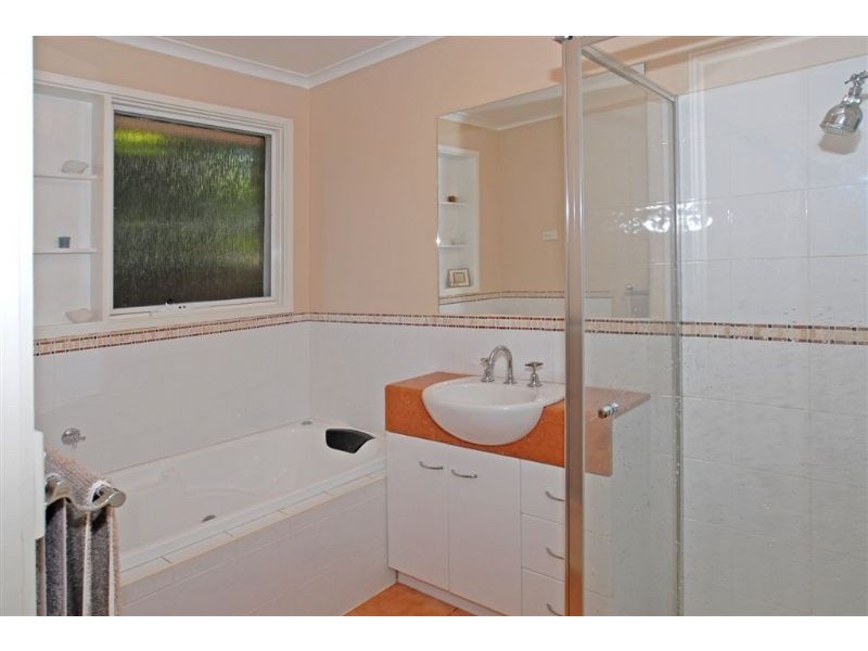 17 Middlebrook Drive, Ringwood North VIC 3134