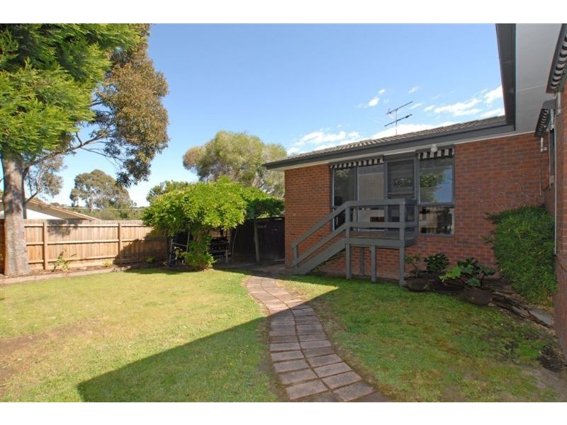 17 Middlebrook Drive, Ringwood North VIC 3134