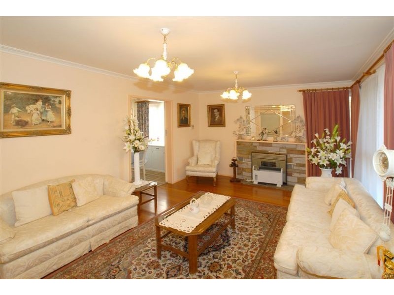 6 Golden Grove, Ringwood VIC 3134