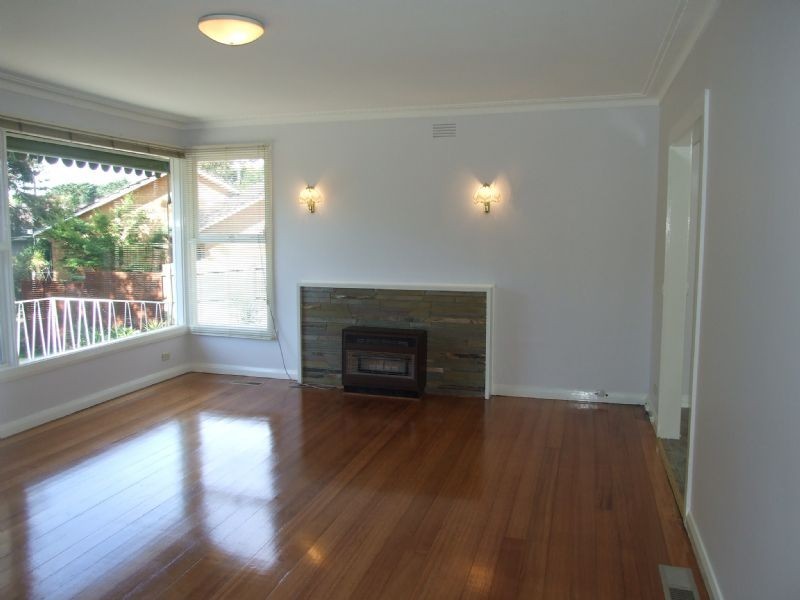 9 Gairns Court, Croydon VIC 3136