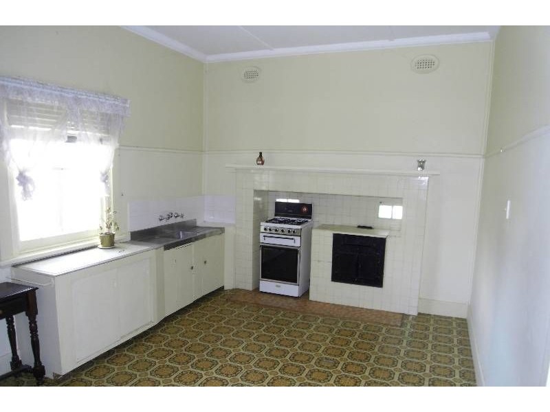 25 Simpsons Road, Box Hill VIC 3128