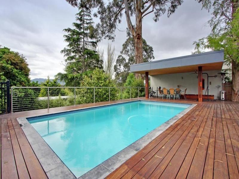 35 Longview Road, Croydon South VIC 3136