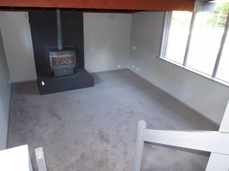 35 Longview Road, Croydon South VIC 3136