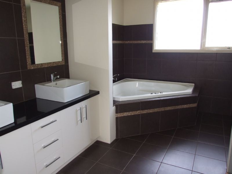 21 Westmore Drive, Heathmont VIC 3135