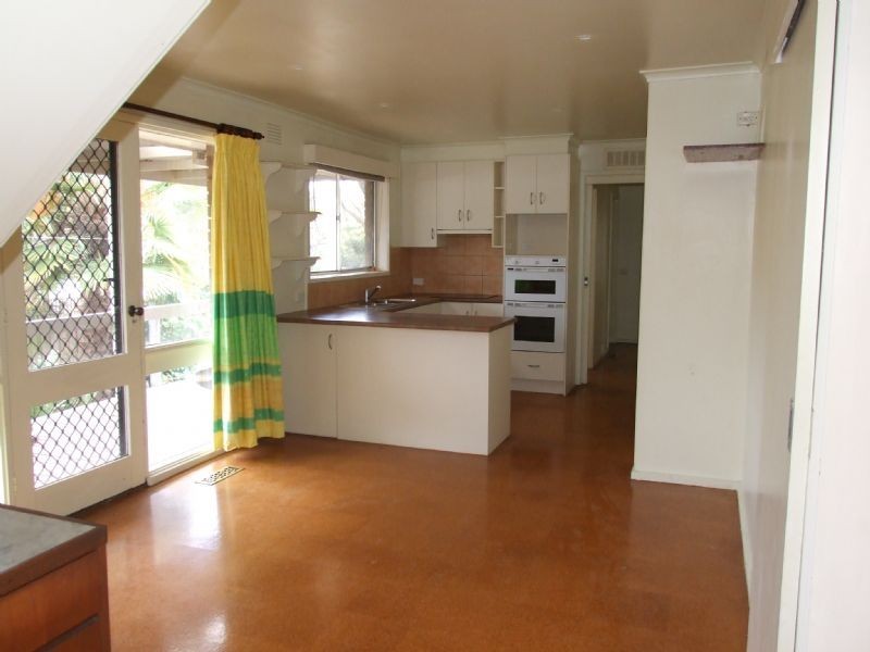 28 Leslie Grove, Ringwood North VIC 3134