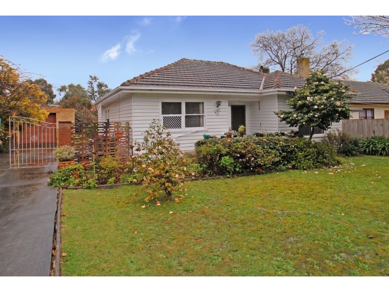 6 Miller Grove, Ringwood East VIC 3135