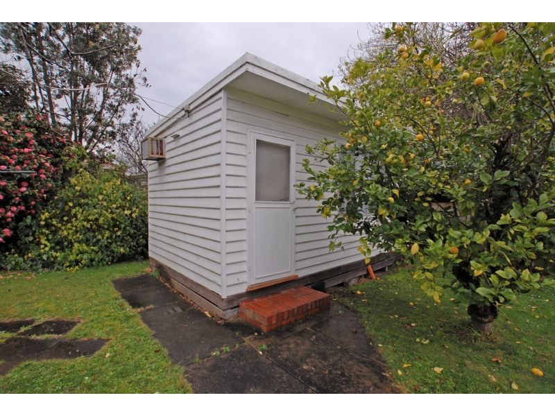 6 Miller Grove, Ringwood East VIC 3135