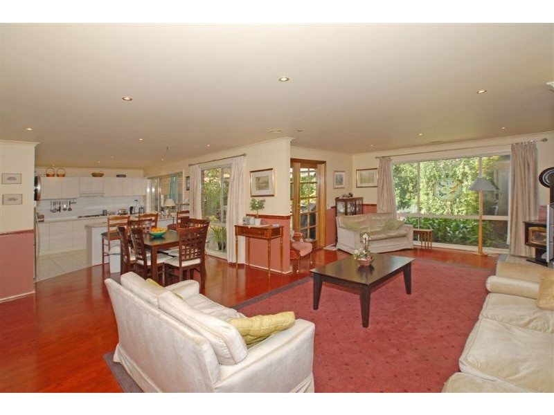 10 Wilkins Grove, Ringwood East VIC 3135