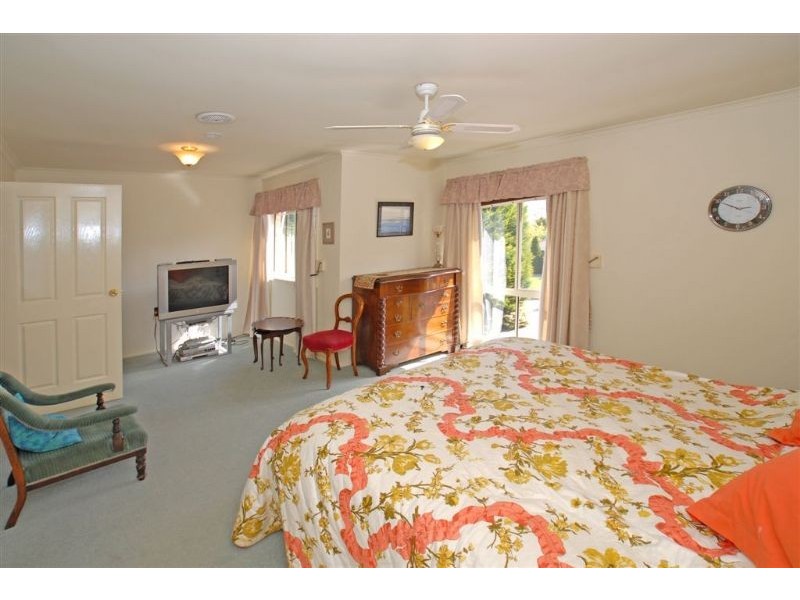10 Wilkins Grove, Ringwood East VIC 3135
