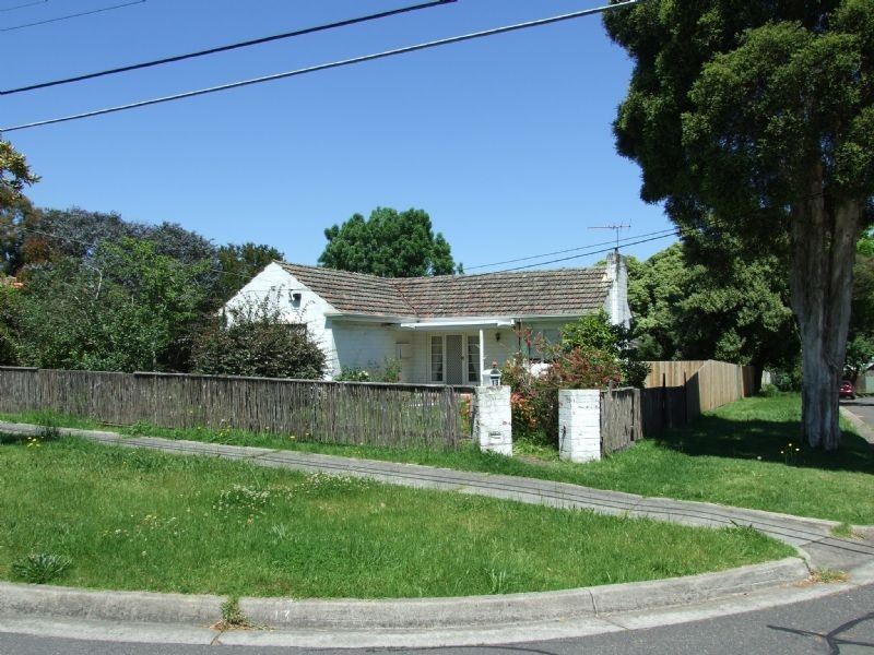 13 Carcoola Road, Ringwood East VIC 3135