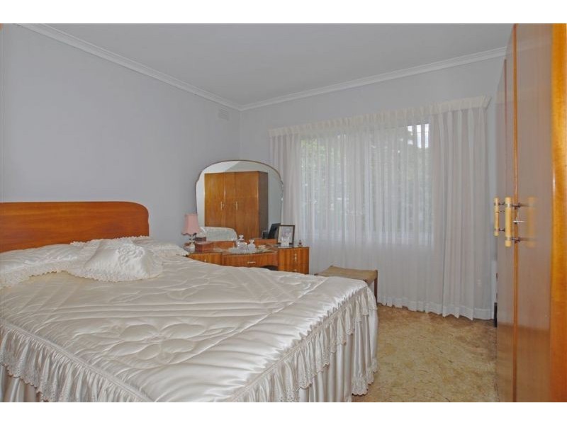 2 Neville Street, Ringwood VIC 3134