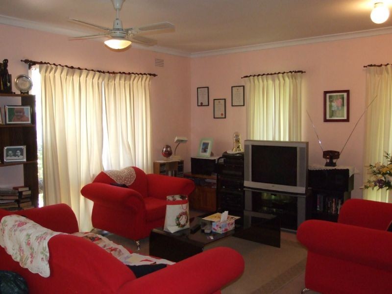 5 Cameron Road, Ringwood North VIC 3134