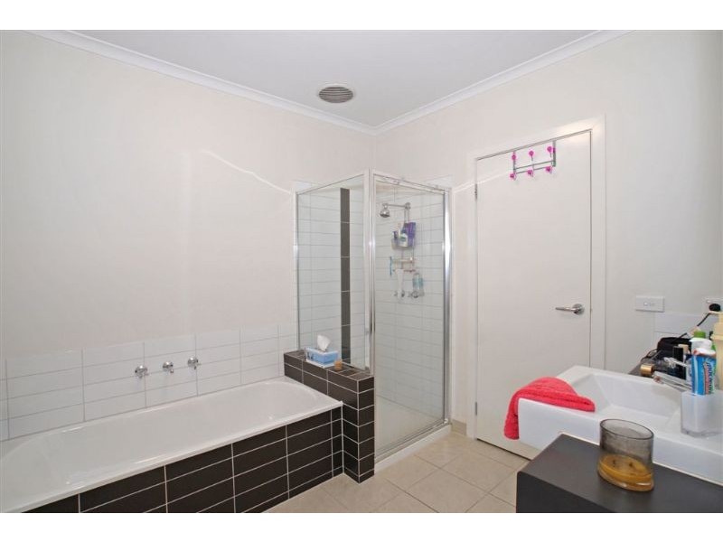 8/5 Churchill Street, Ringwood VIC 3134