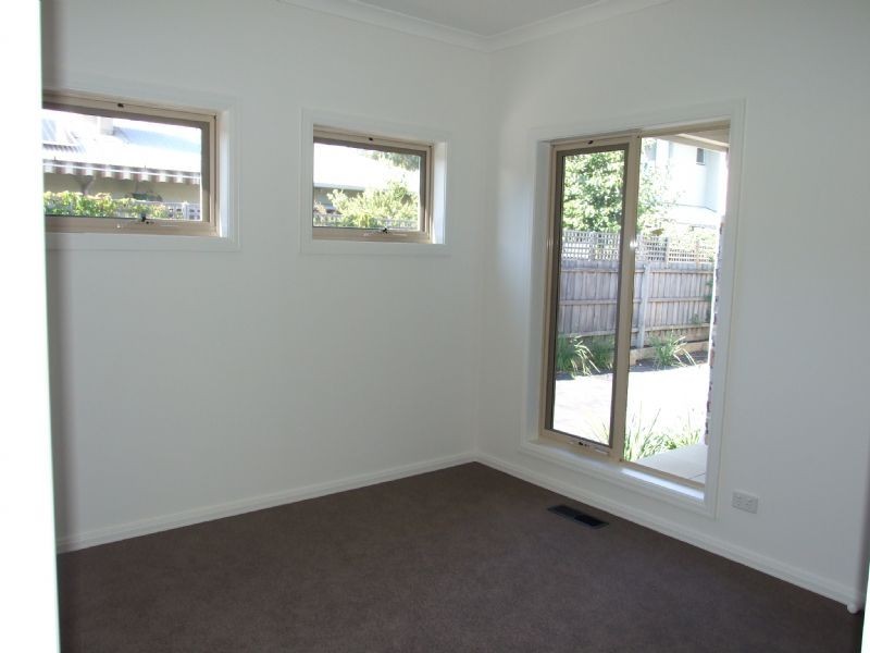 2/18 Carcoola Road, Ringwood East VIC 3135