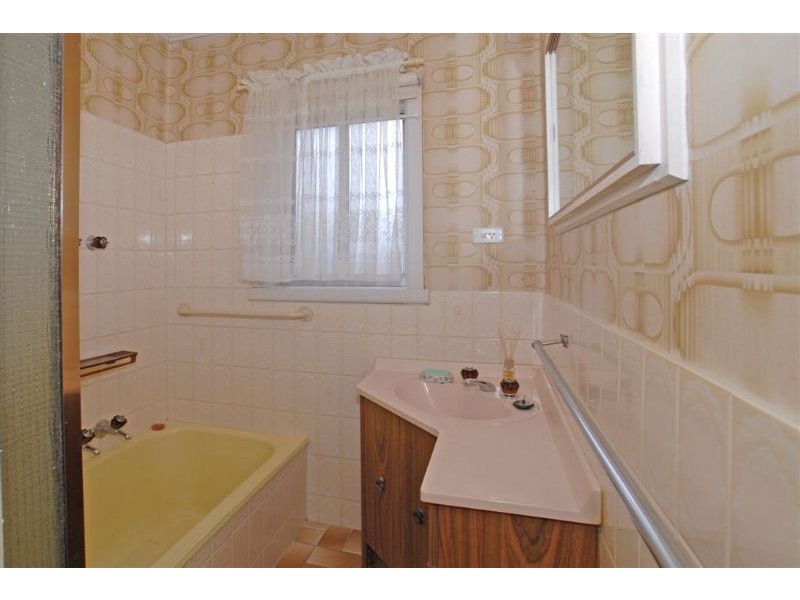 2 Neville Street, Ringwood VIC 3134