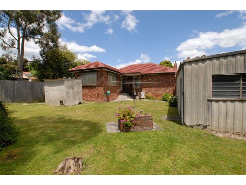 2 Neville Street, Ringwood VIC 3134