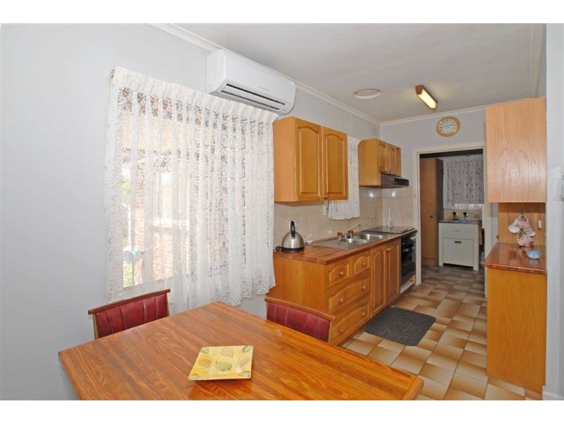 2 Neville Street, Ringwood VIC 3134