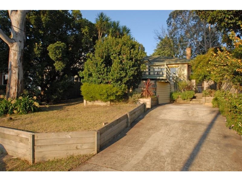12 Velma Grove, Ringwood East VIC 3135