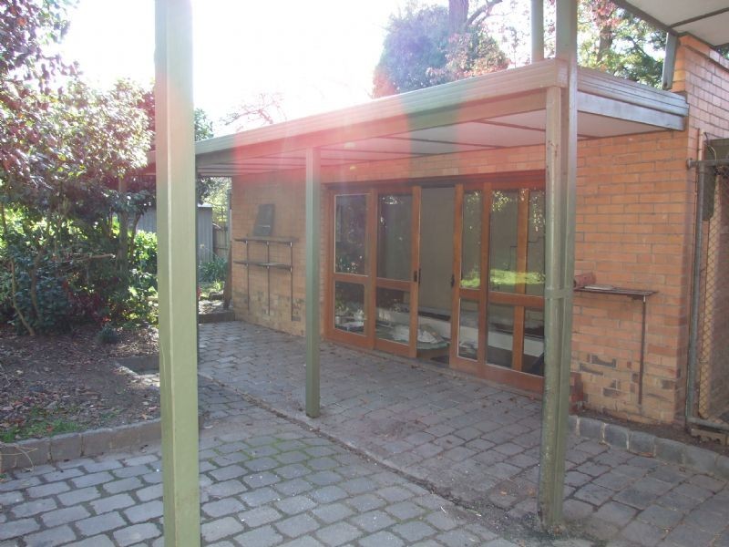 8 Lois, Ringwood East VIC 3135