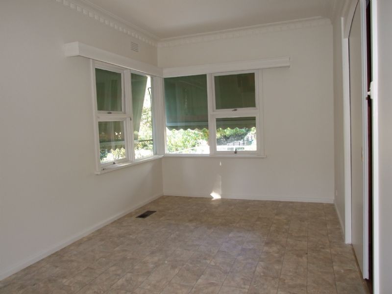 8 Lois, Ringwood East VIC 3135