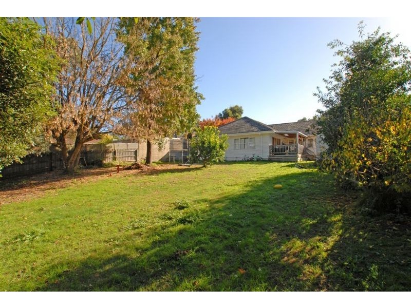 8 Fitzgerald St, Ringwood East VIC 3135