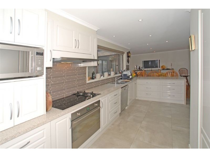 3 Tanbridge Way, Warranwood VIC 3134