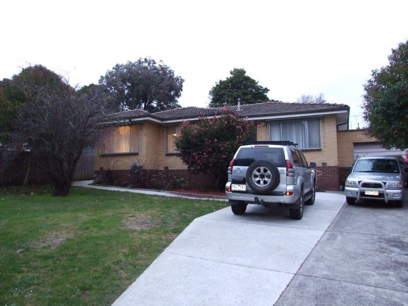 27 melview Drive, Ringwood North VIC 3134