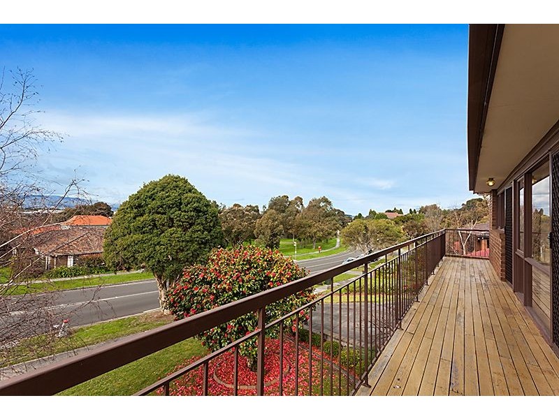 1 Garnett Road, Wheelers Hill VIC 3150