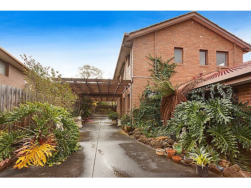 1 Garnett Road, Wheelers Hill VIC 3150