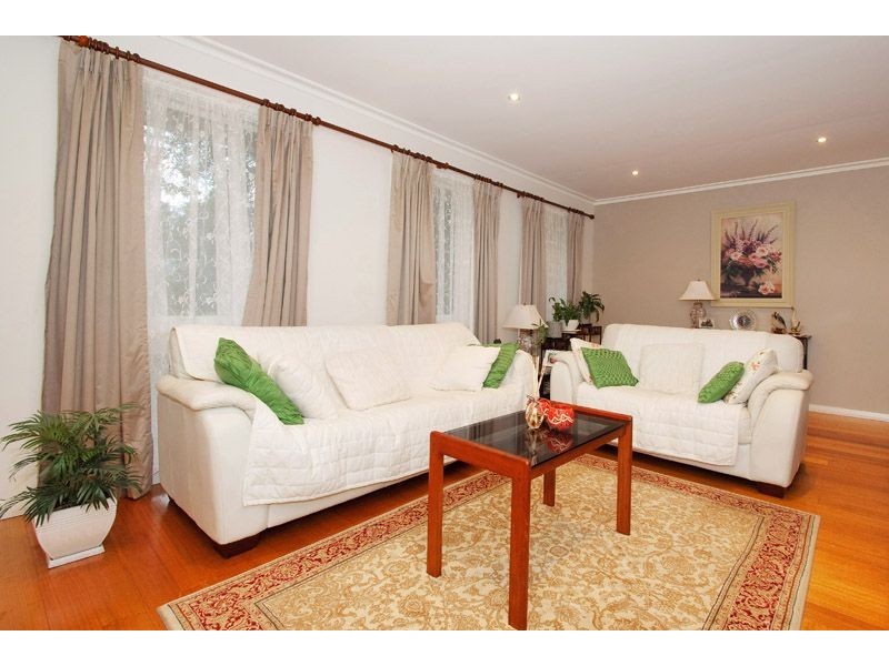 5 Walhalla Drive, Ringwood East VIC 3135