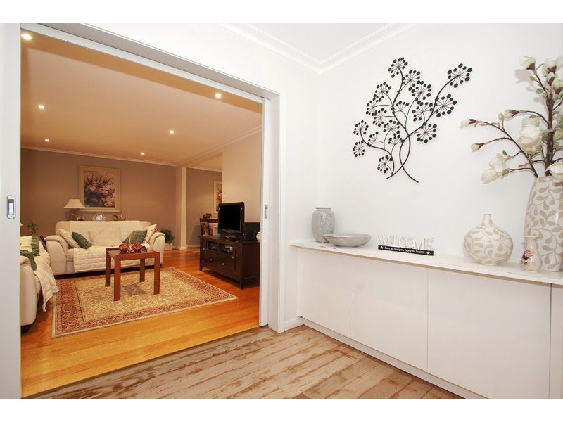 5 Walhalla Drive, Ringwood East VIC 3135