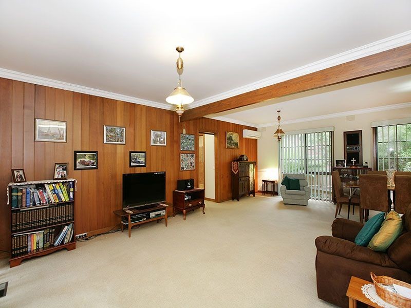 11 Manuela Terrace, Ringwood North VIC 3134