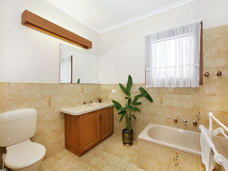 11 Manuela Terrace, Ringwood North VIC 3134