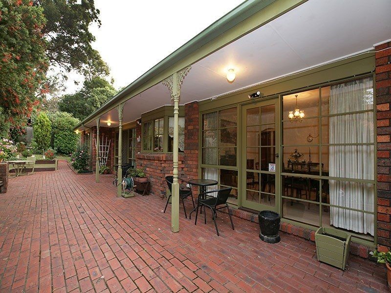 11 Manuela Terrace, Ringwood North VIC 3134