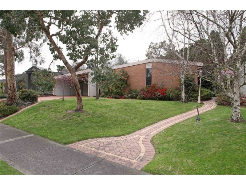 4 Hamilton Drive, Ringwood North VIC 3134