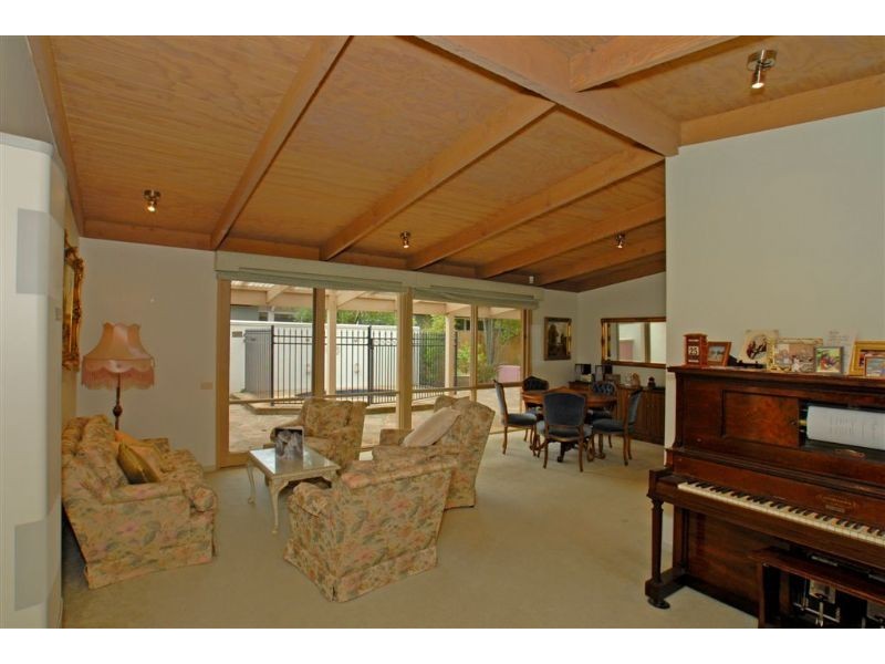 4 Hamilton Drive, Ringwood North VIC 3134