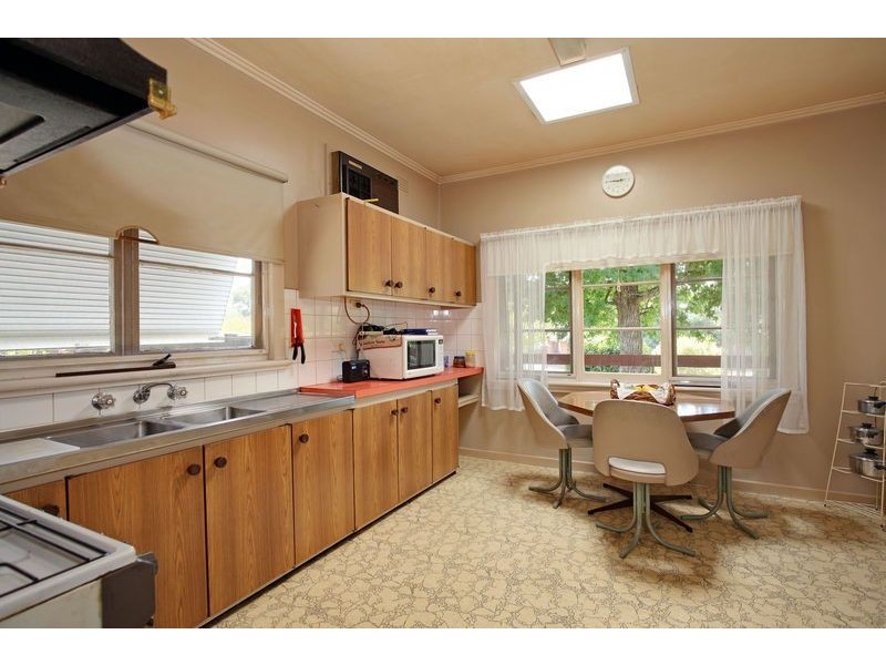 8 Kemps Street, Ringwood East VIC 3135