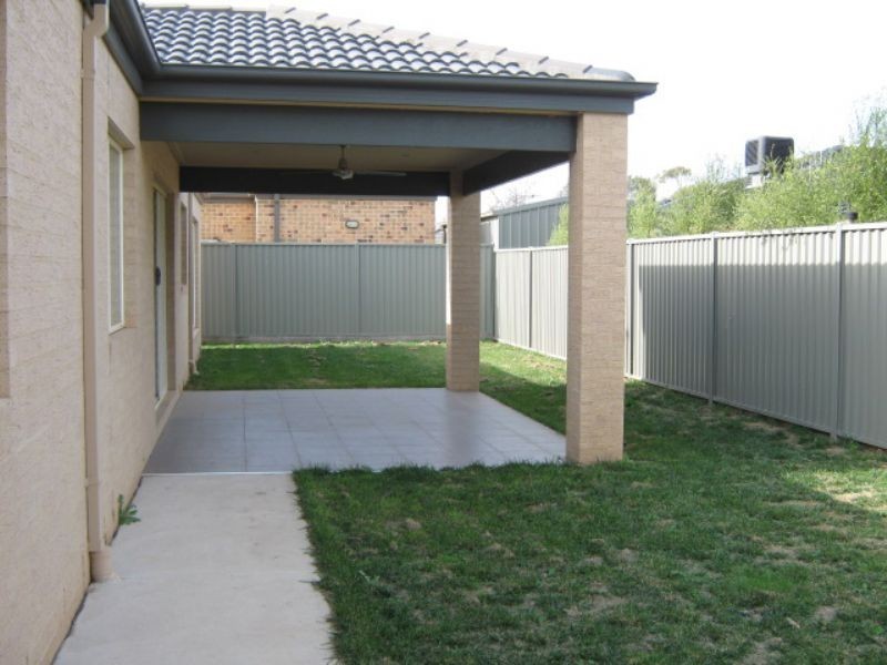 2/11 CURLEW PLACE, Shepparton VIC 3630