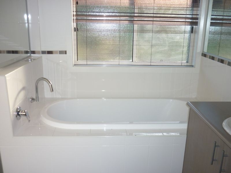 2/11 CURLEW PLACE, Shepparton VIC 3630