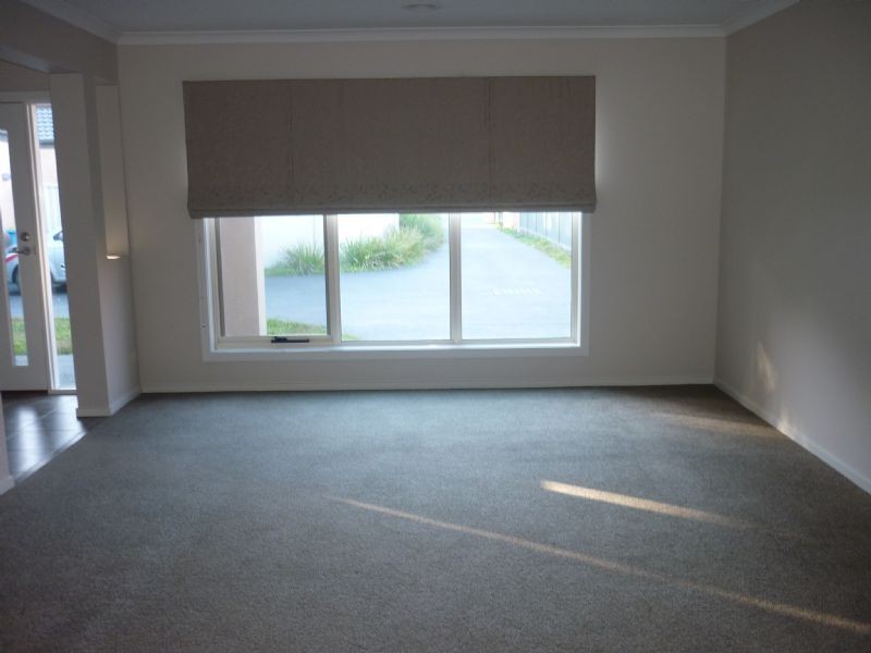 2/11 CURLEW PLACE, Shepparton VIC 3630