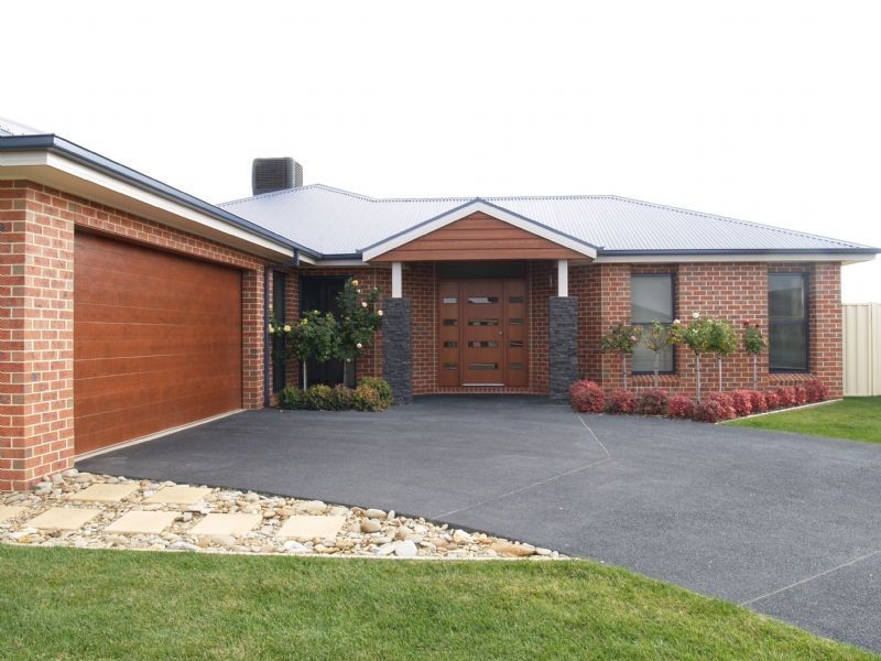 207 WARANGA DRIVE, Kialla VIC 3631