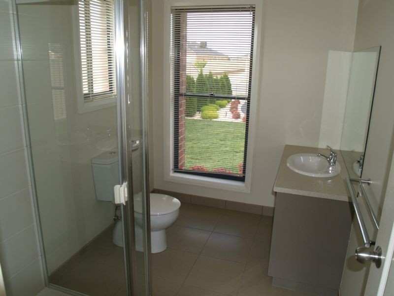 207 WARANGA DRIVE, Kialla VIC 3631