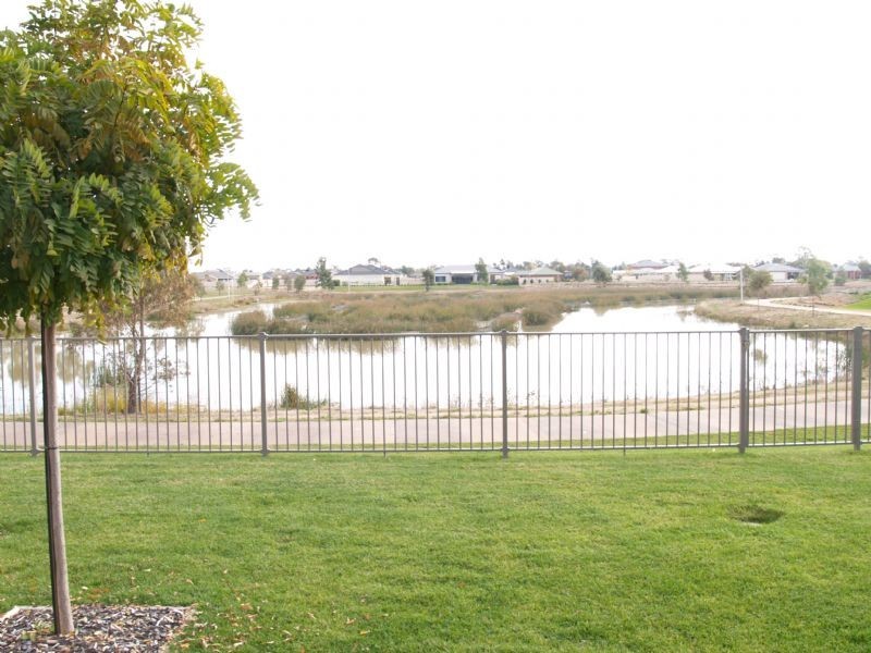 207 WARANGA DRIVE, Kialla VIC 3631