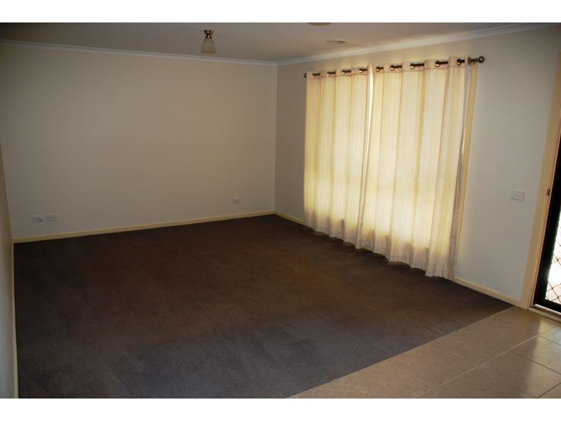 8a BLACKWOOD ST, Shepparton VIC 3630