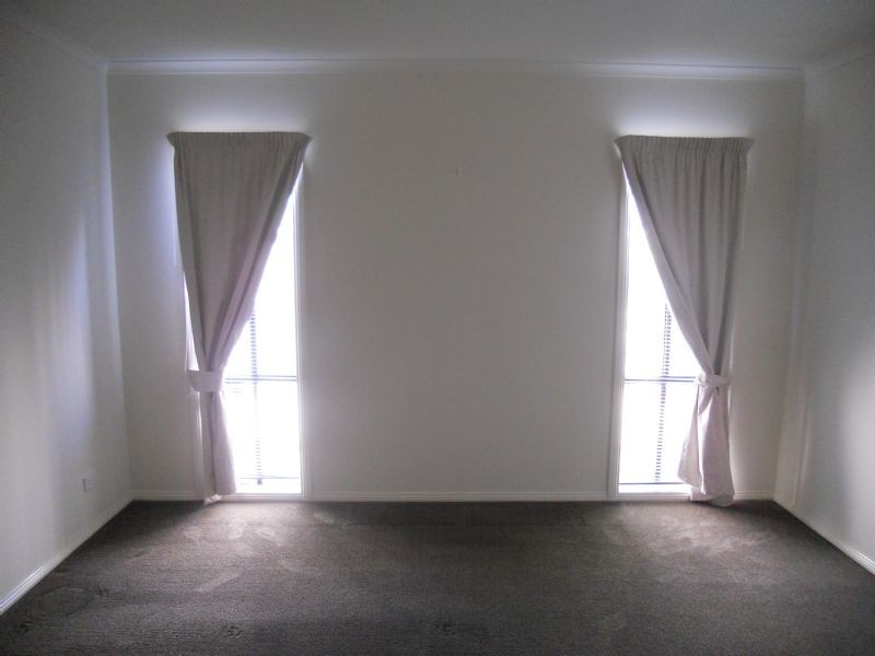 31 Nillahcootie Crescent, Kialla VIC 3631